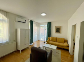 Eve Apartman